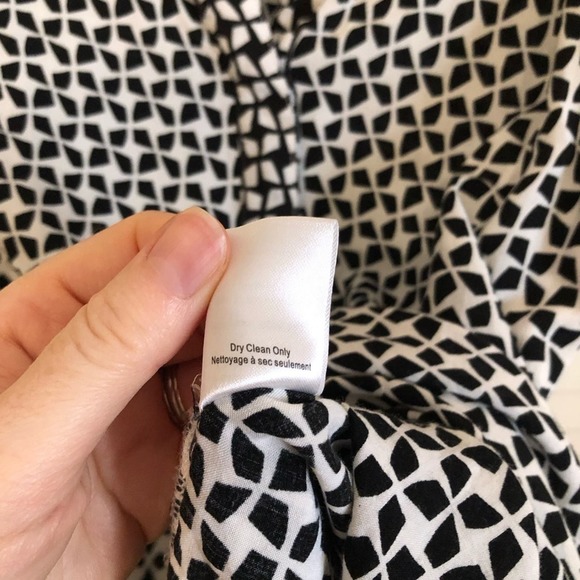 Workwear Sleeveless Button Down Blouse Bundle Medium - Picture 7 of 13